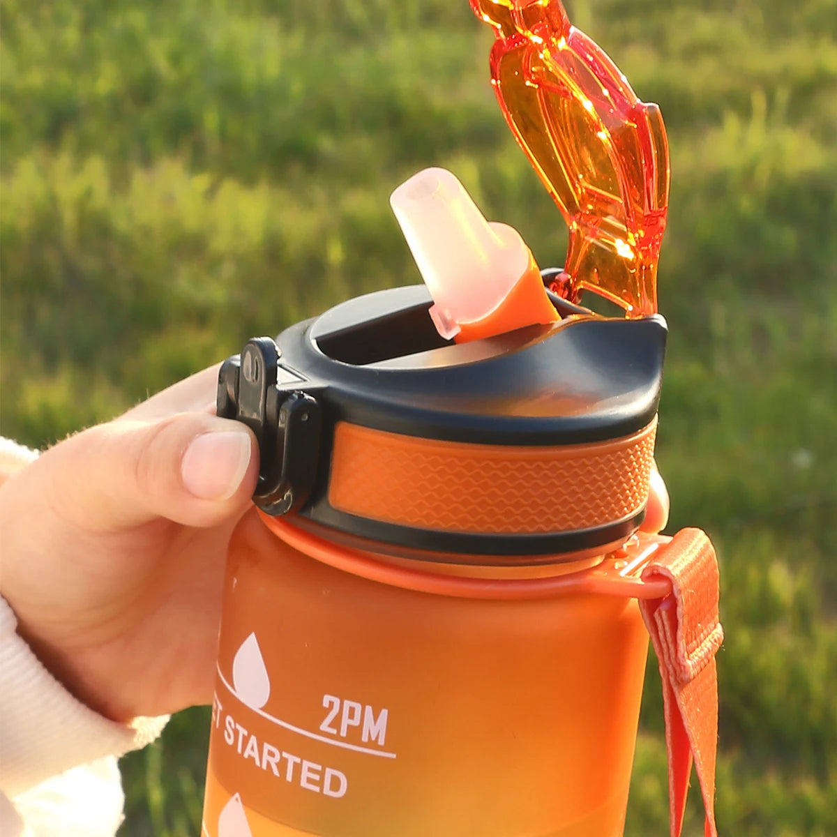 Leak-Proof Sports Bottle with Time Marker - Trail's Hottest Deals